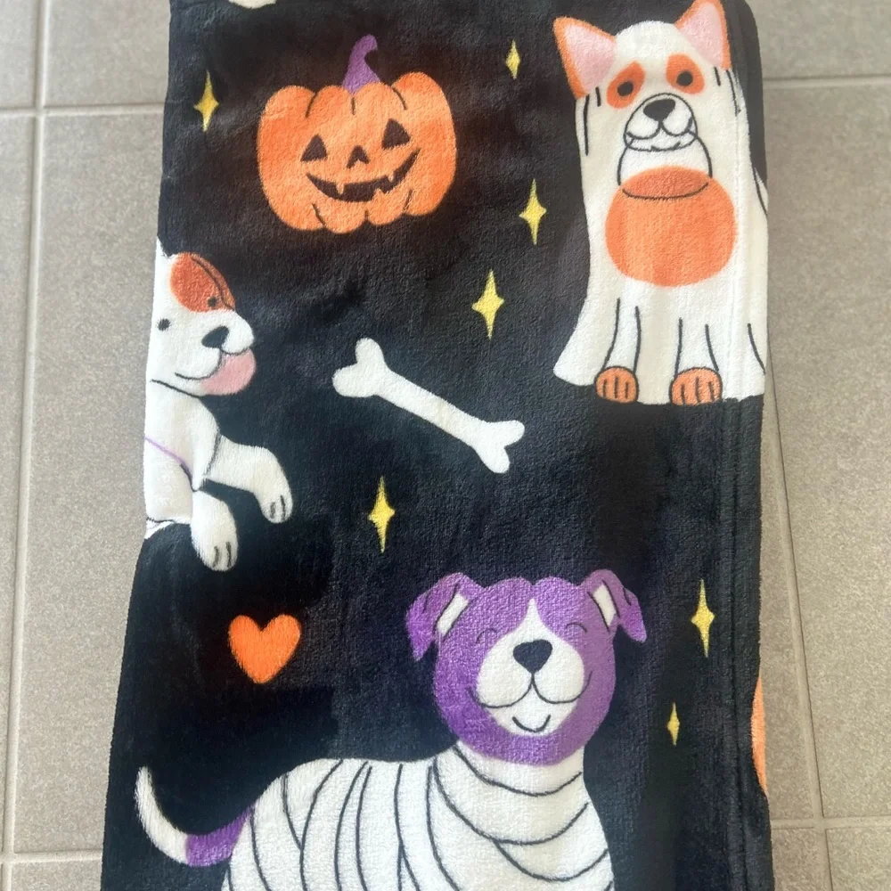 Dogs Puppies Halloween‎ Bones Throw Blanket Dogs Viral 50